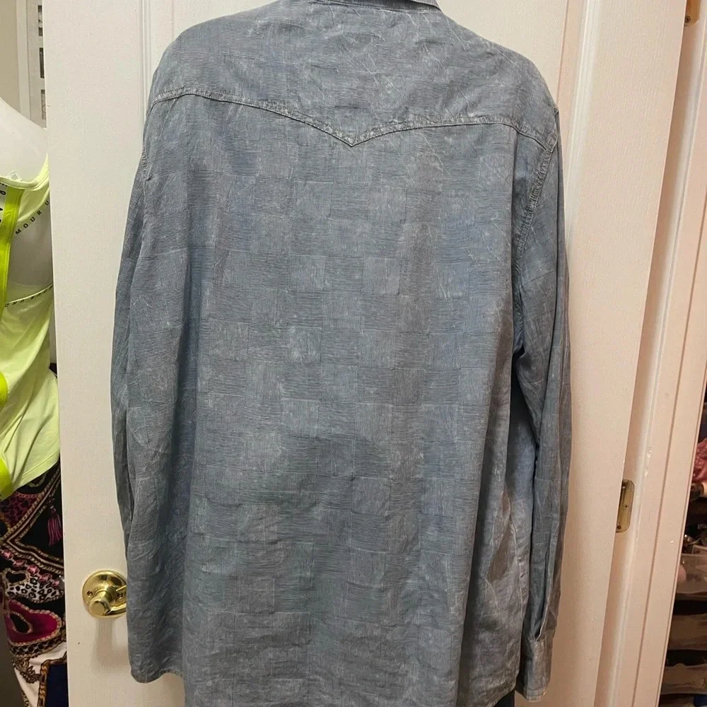 True relation men button-down shirts size 3X. Old looking style great conditions